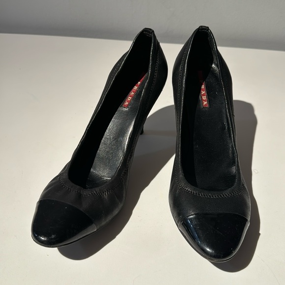 PRADA SOFT BLACK LEATHER SMALL HEEL PUMP PATENT POINT SIZE 8 GREAT CONDITION - Picture 1 of 5